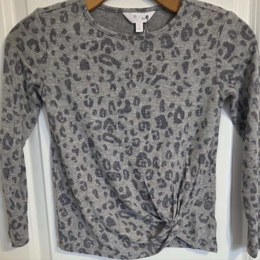 Stylish Gray Leopard Long Sleeve Tee for Kids